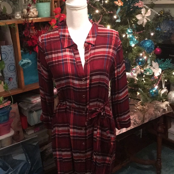 New Red Blue Plaid Checkered Maternity Button down top Medium Tunic Pregnancy - Picture 2 of 4